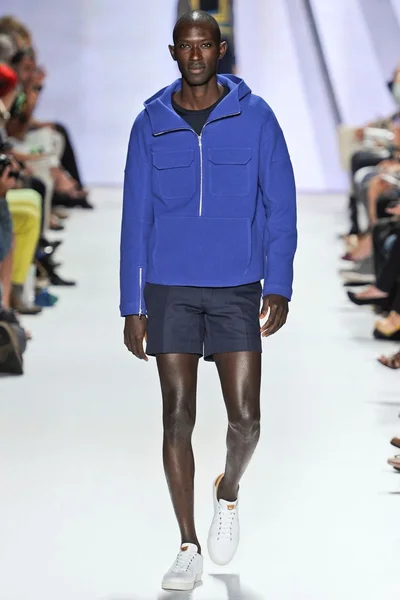 Look 32